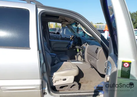 2003 Jeep Liberty Limited Edition из США, поврежденный, VIN 1J8GK58K13W557683